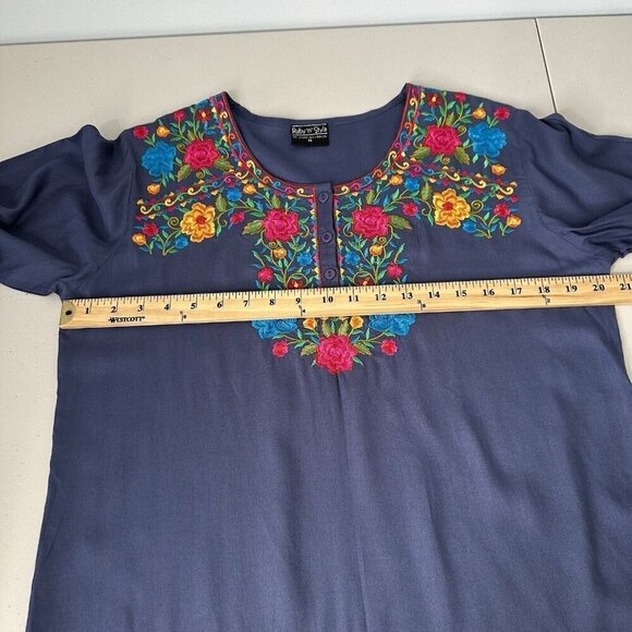 Ruby n Style Tunic Top Size M Floral Embroidered Gray - Picture 7 of 11